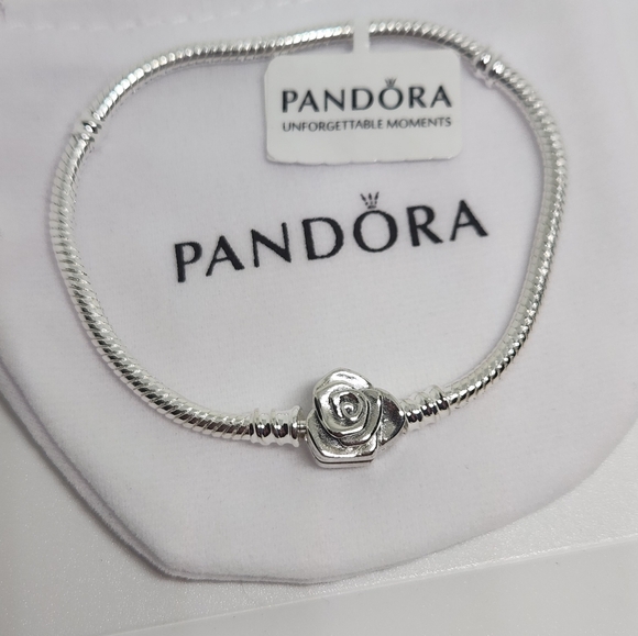 New Pandora Moments Rose In Bloom Claps Snake Chain Bracelet Size 7.5 Inches - Picture 2 of 4